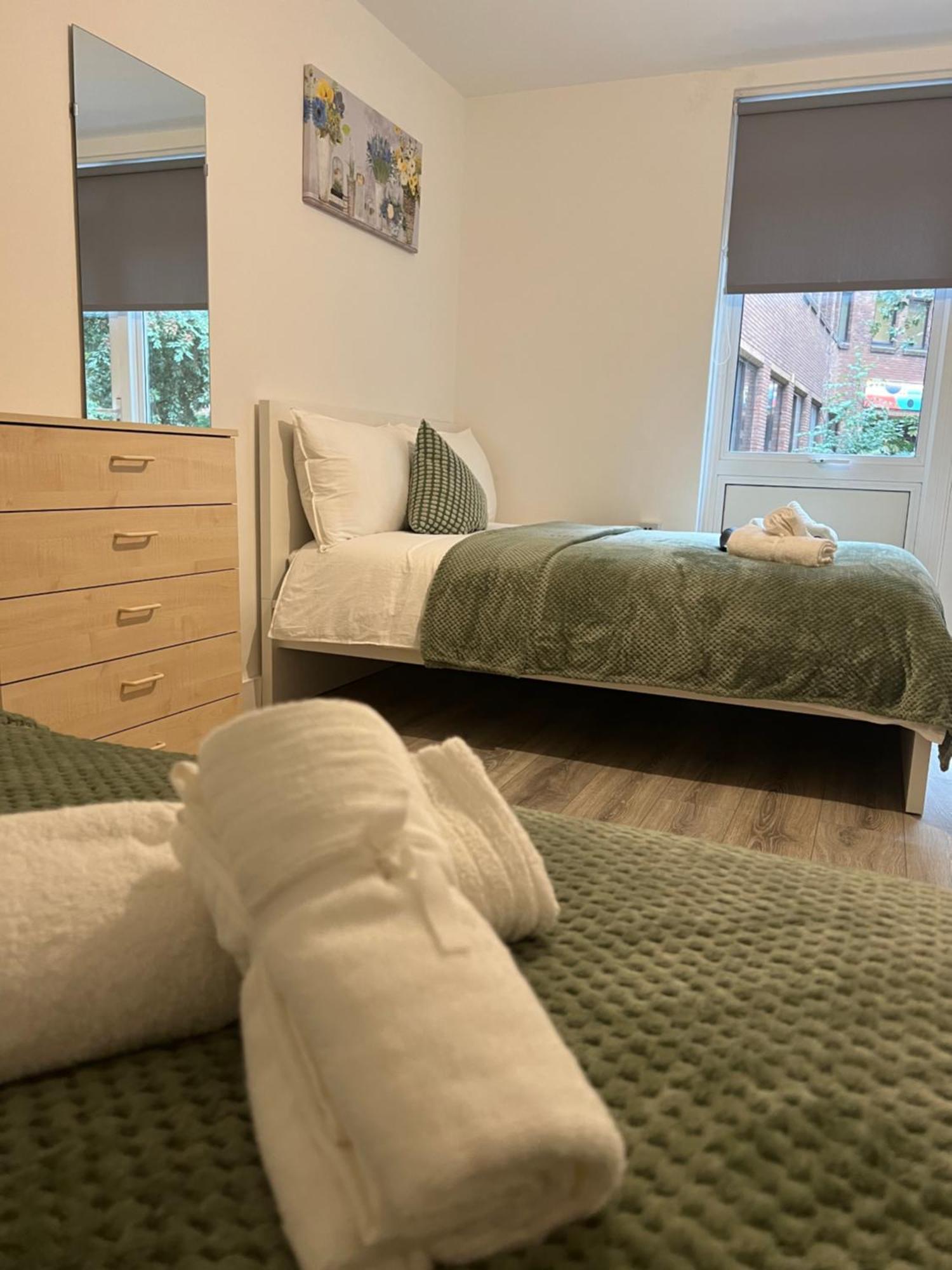 Lovely Triple And Quadruple Rooms In Euston & Square In Central Londyn Zewnętrze zdjęcie